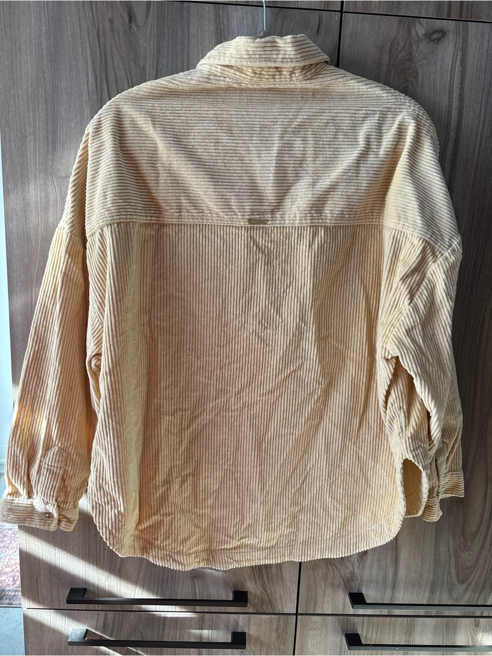 Billabong Butter Yellow Corduroy Button Shirt Women Medium Oversized Skate Soft - Picture 3 of 14